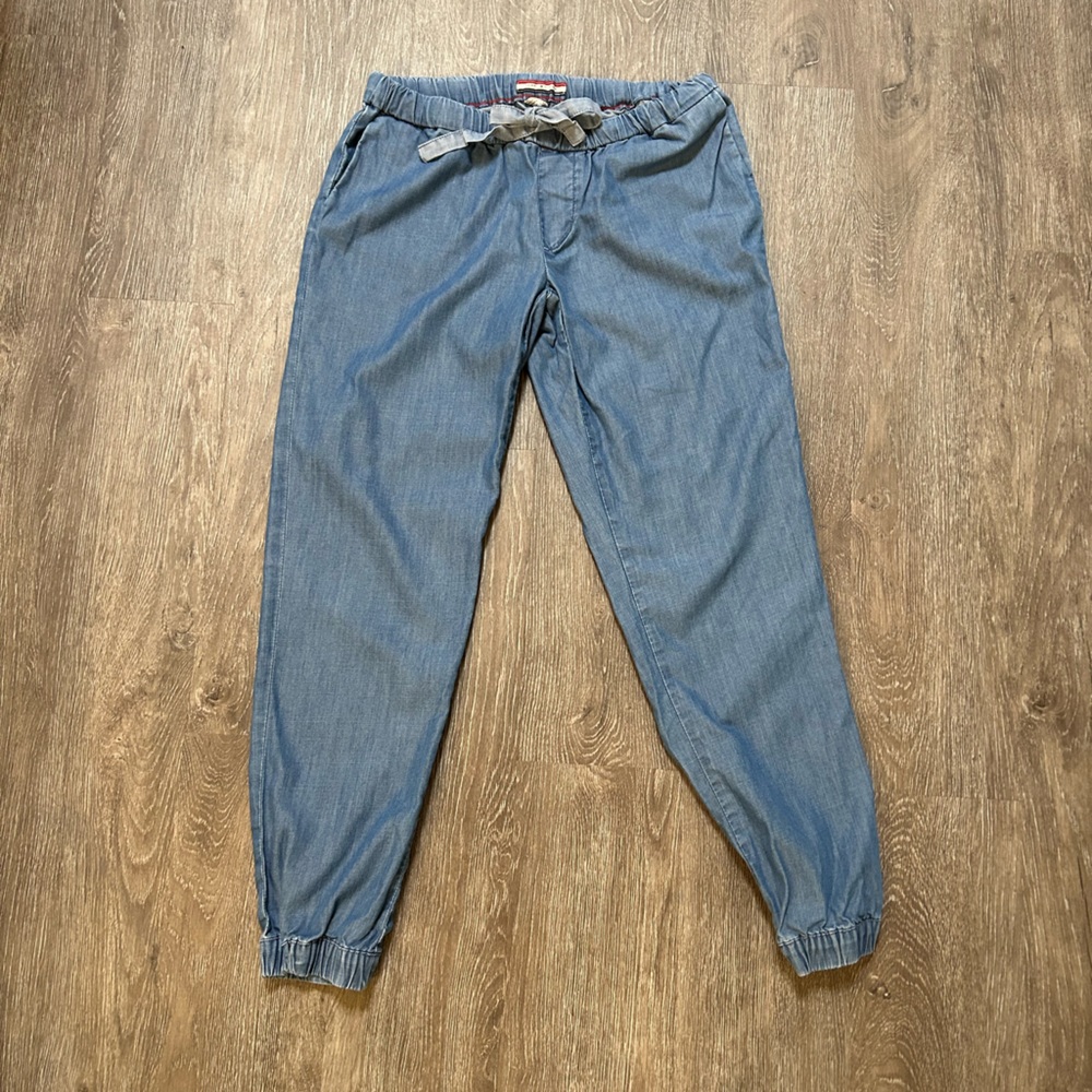 Tommy Hilfiger mid rise casual fit pant